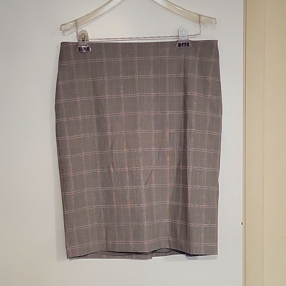 Above the knee pencil skirt